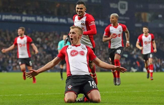 雷霆以132比111大胜独行侠，亚历山大高效砍下33分，延续14连胜。