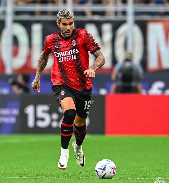 本泽马：皇马需要姆巴佩在关键时刻挺身而出，他得和队友谈谈