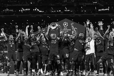 队报：登贝莱预计11月底复出，巴黎正在权衡他能否出战热刺