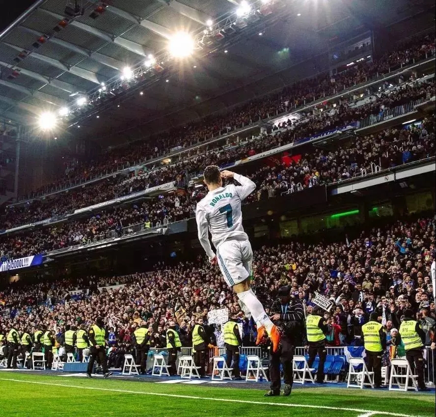 马卡：弗里克希望球队有更多休息，因此取消欧冠赛前踩场训练（马卡报：为让球队多休息，弗里克取消欧冠赛前踩场训练）