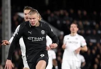 欧冠淘汰赛前瞻：曼联对阵巴黎,（欧冠淘汰赛前瞻：曼联迎战巴黎圣日耳曼）