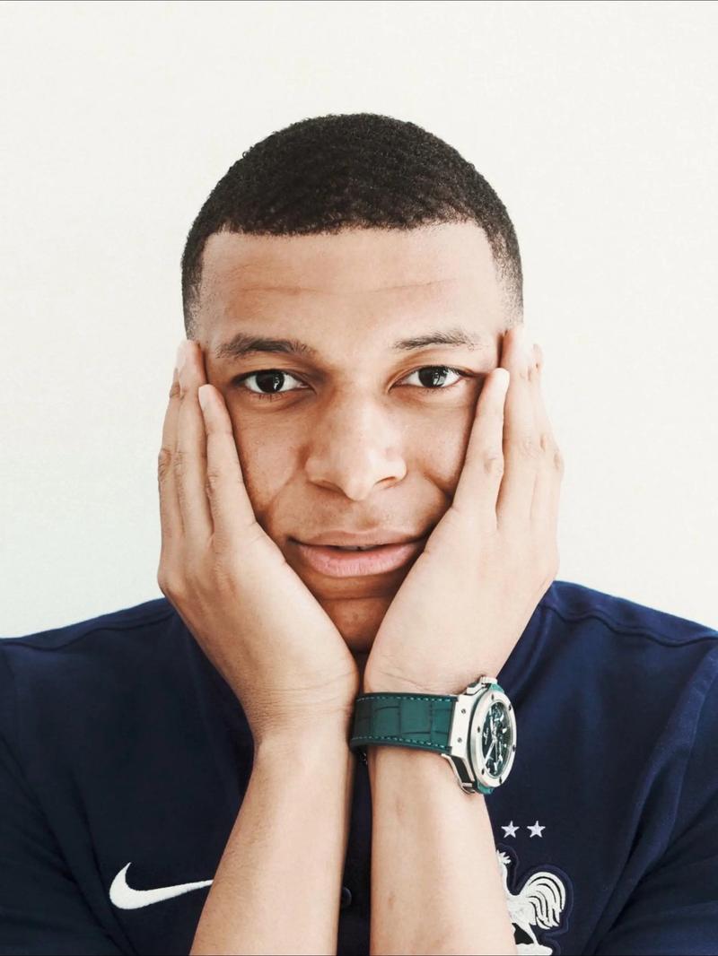 欧冠：巴黎2-1战胜曼联（欧冠：巴黎2比1力克曼联）