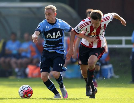 西甲最新积分榜：巴萨4分优势领先皇马居首，马竞黄潜紧随（西甲积分榜更新：巴萨以4分优势力压皇马登顶，马竞与黄潜紧追其后）