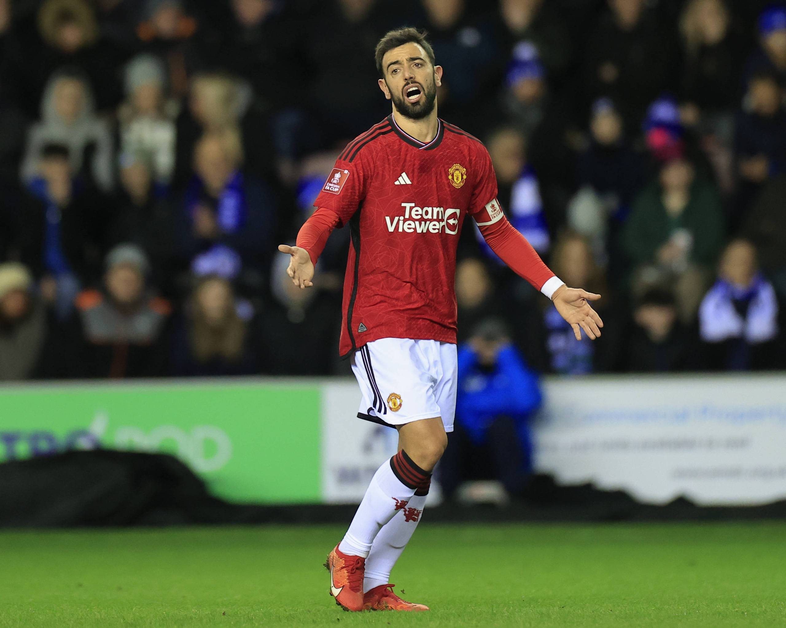 德天空：拜仁引进费耶诺德右后卫里德的谈判正在取得进展