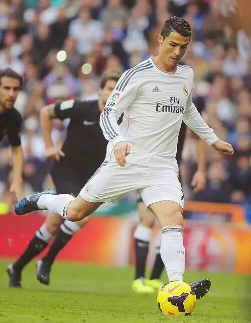 德国杯战报：凯恩破门，对手2送乌龙，拜仁3-2柏林联合